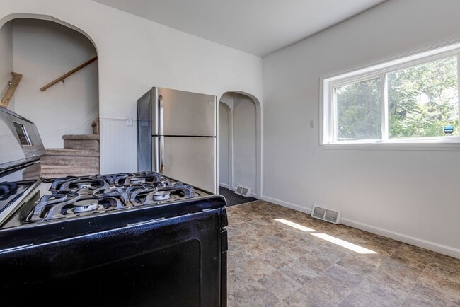 Building Photo - 612 Ceres Wy