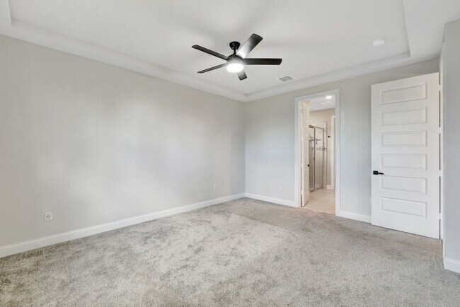 Building Photo - Spacious 4BR Home in Port St. Lucie – Modern Comfort Awaits