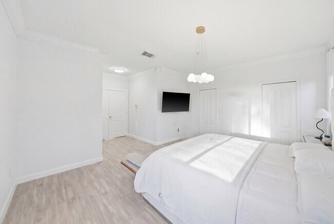 Building Photo - 16372 SW 62nd Ter