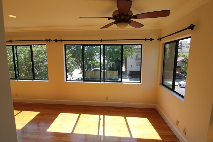 Building Photo - 600 N Sweetzer Ave