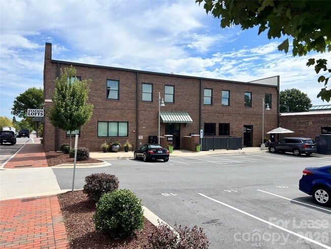 Building Photo - 201 E Innes St