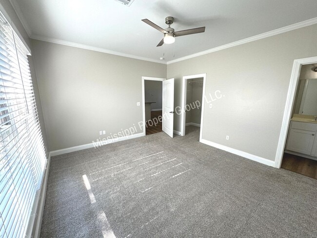 Building Photo - 4BD/4.5BA FOR RENT