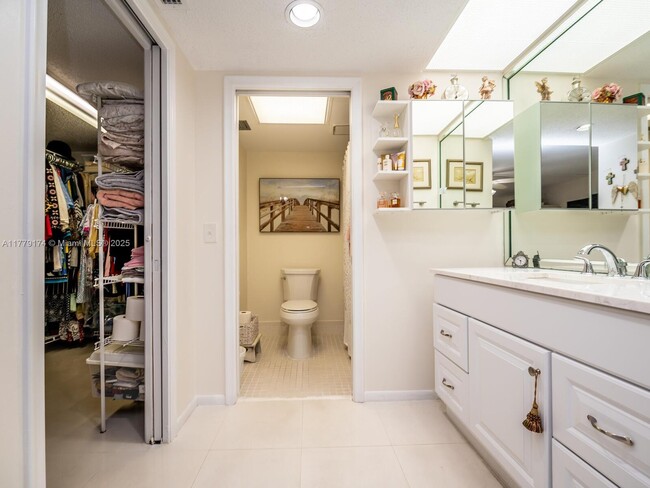 Building Photo - 300 SW 130th Terrace