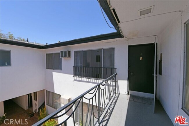 Building Photo - 1436 S Bedford St