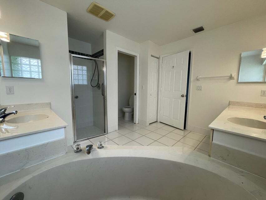 Building Photo - 22875 Barrister Dr