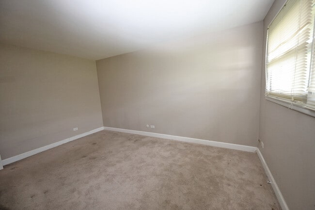 Building Photo - 122 Lela Ln