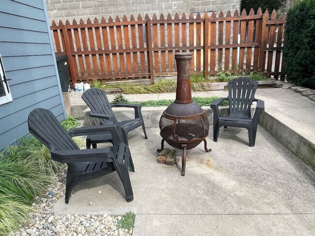 Building Photo - 1806 Republic St