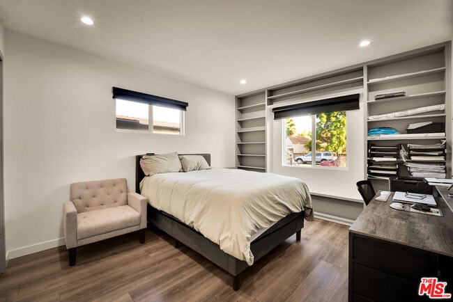 Building Photo - 12827 Sylvan St