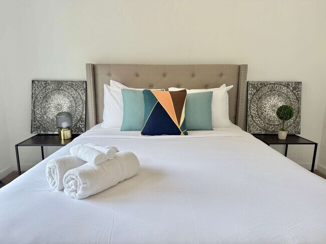 Building Photo - 542 Boulevard NE