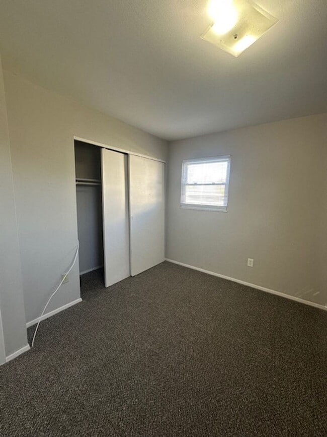 Building Photo - 2 Bedroom ranch with large backyard- Available now!