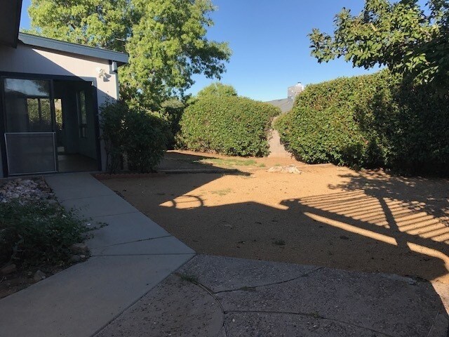 Building Photo - Four Bedroom + Office, NO HOA!