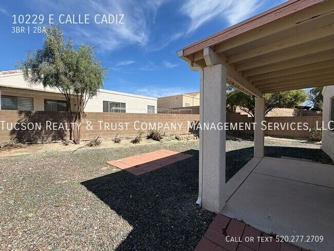 Building Photo - 10229 E Calle Cadiz
