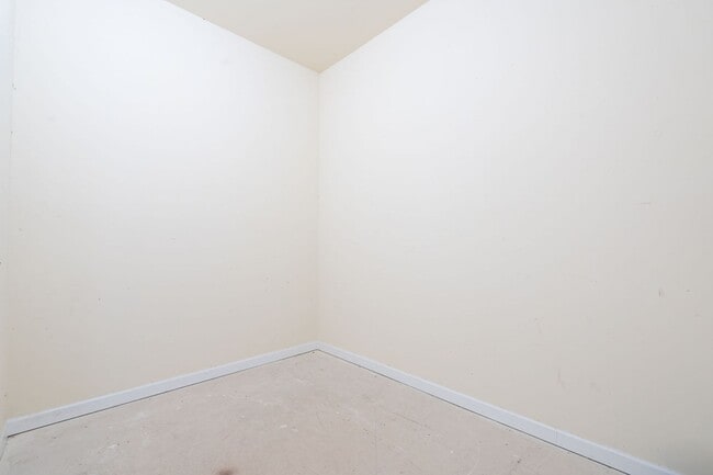 Building Photo - Cozy Lakeside Living in Moncks Corner!