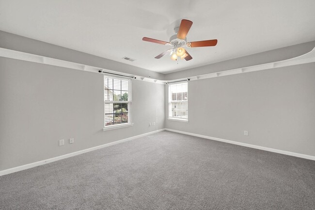 Building Photo - Stunning 6 Bed 3.5 Bath Home in Davidson!
