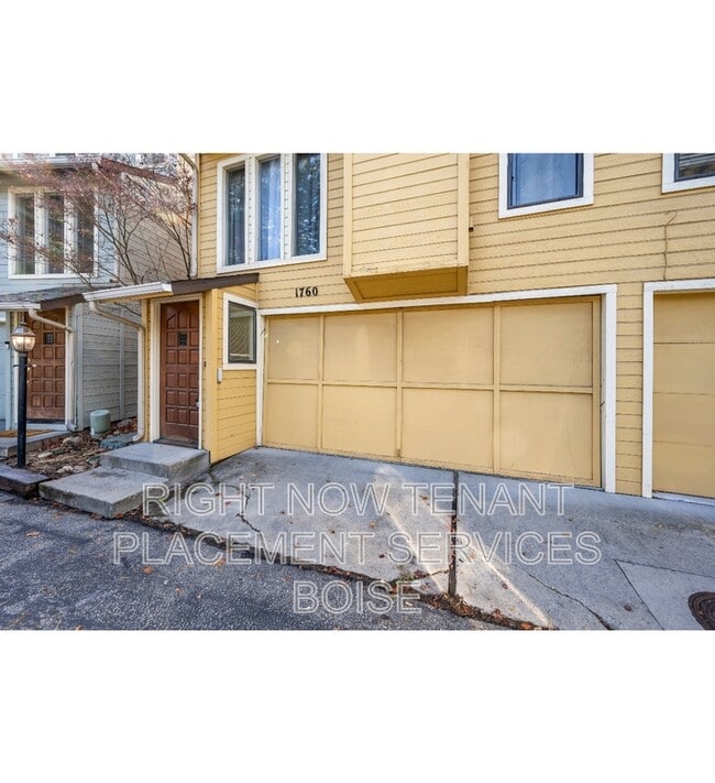 Building Photo - 1760 Woodbridge Ln