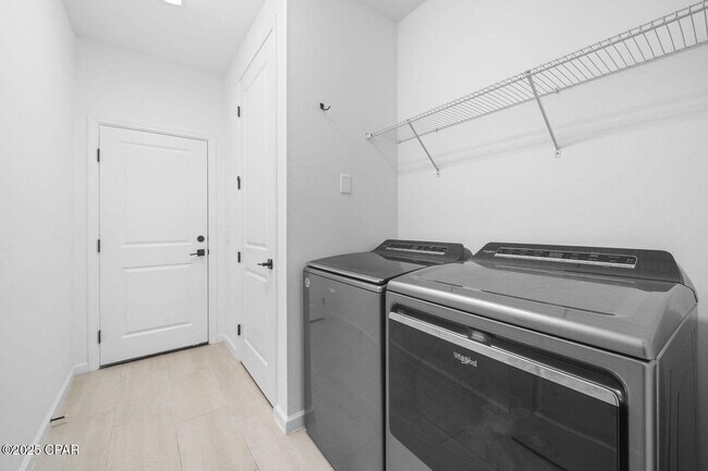 Building Photo - 8676 Coral Reef Wy