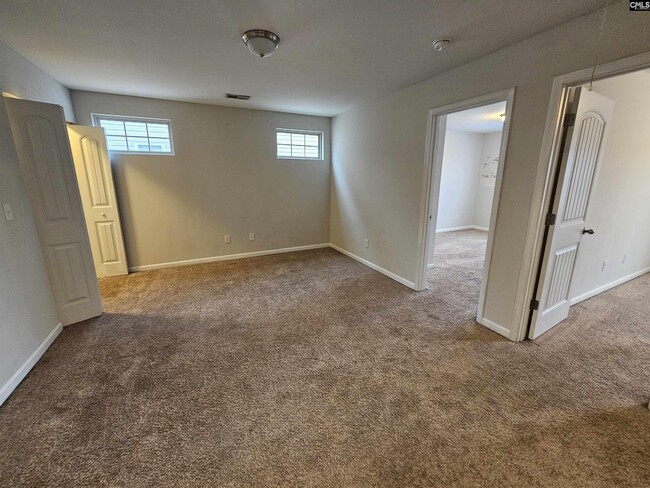 Building Photo - 940 Yarrow Ln