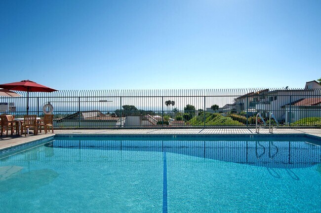 Building Photo - Luxury Home with Ocean Views