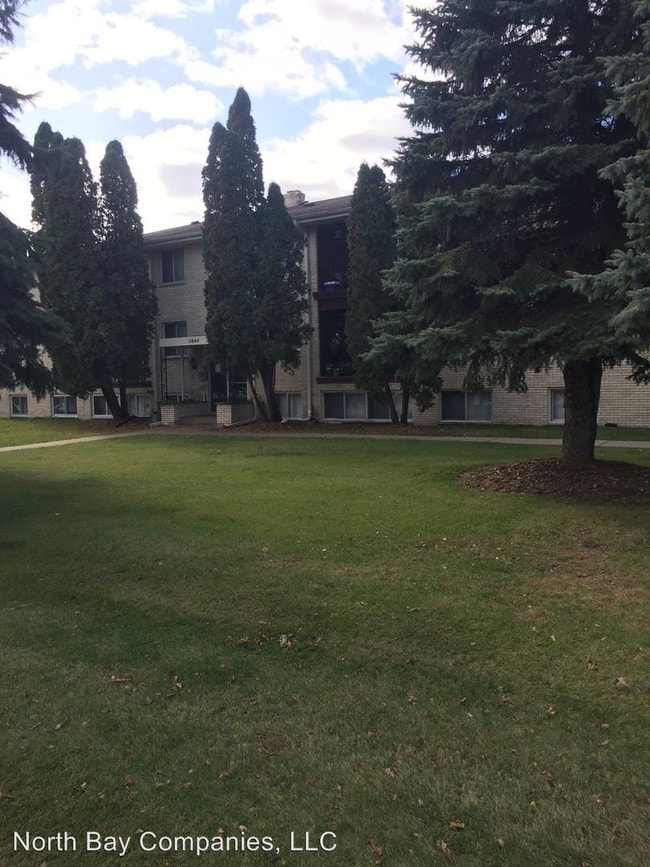 Building Photo - 11644-11670 Dakotah St NW