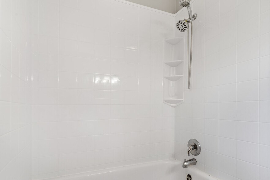 Building Photo - 603 Bitsy Ln