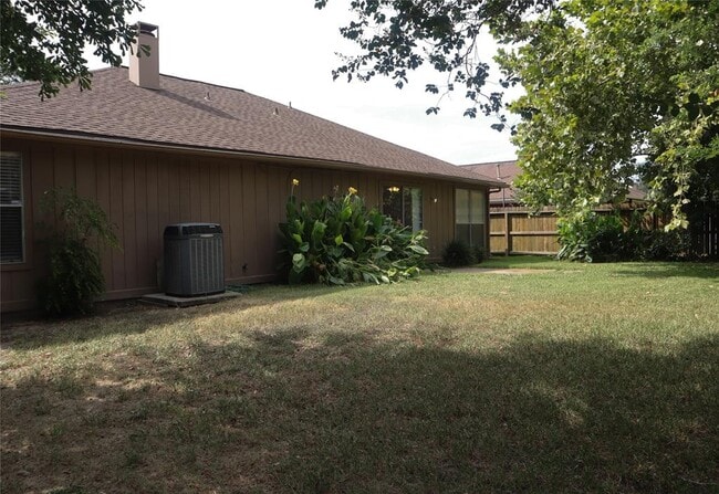 Building Photo - 915 Valley Ranch Dr