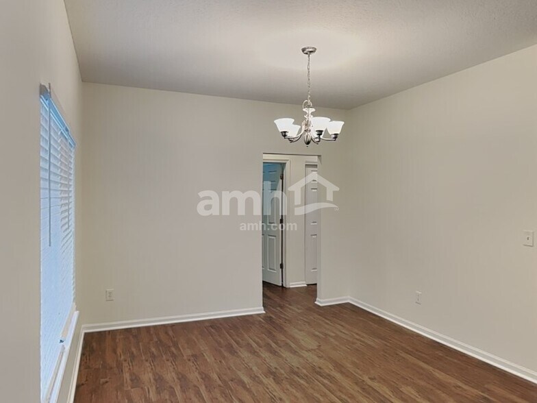 Building Photo - 210 Cherry Tree Ln