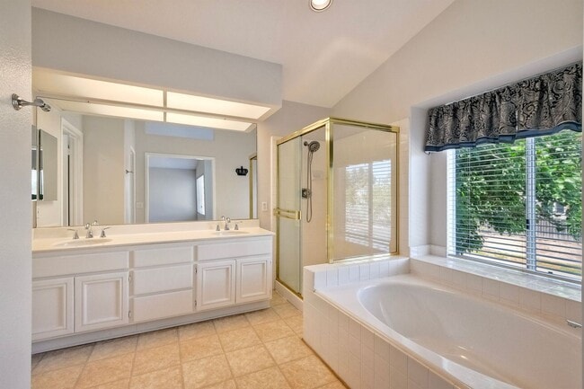 Building Photo - 4636 Doral Ct