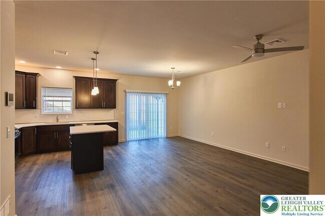 Building Photo - 6653 Stein Way