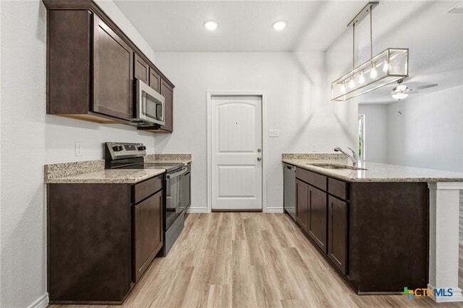 Building Photo - 513 Adley Ave