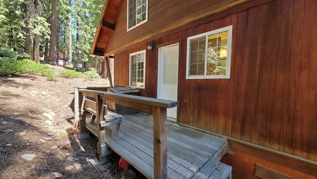 Building Photo - LONG-TERM RENTAL: Great Cedar Flat Home wi...
