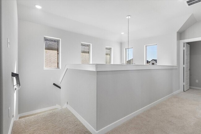 Building Photo - 608 Cottage Wood Dr