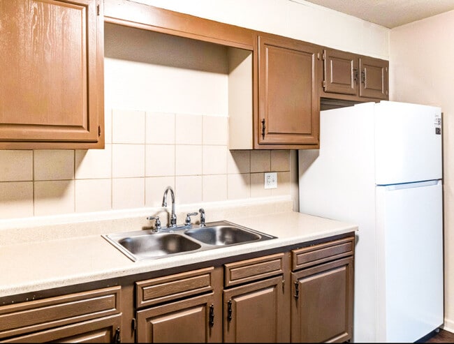 Building Photo - Arlington Place