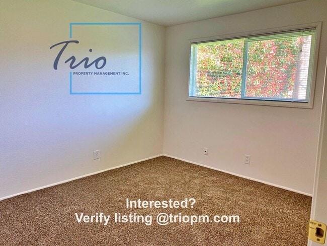 Building Photo - 822 E 35th Pl