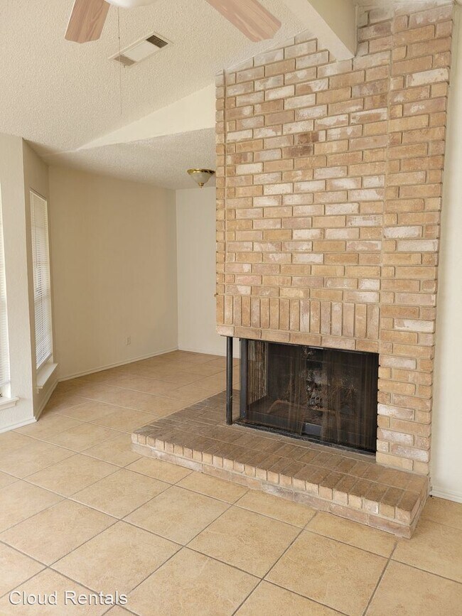 Building Photo - 3 br, 2 bath House - 2402 SILVERHILL DRIVE
