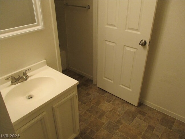 Building Photo - 2209 N Jones Blvd