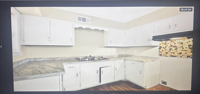 Building Photo - 3124 Boone St