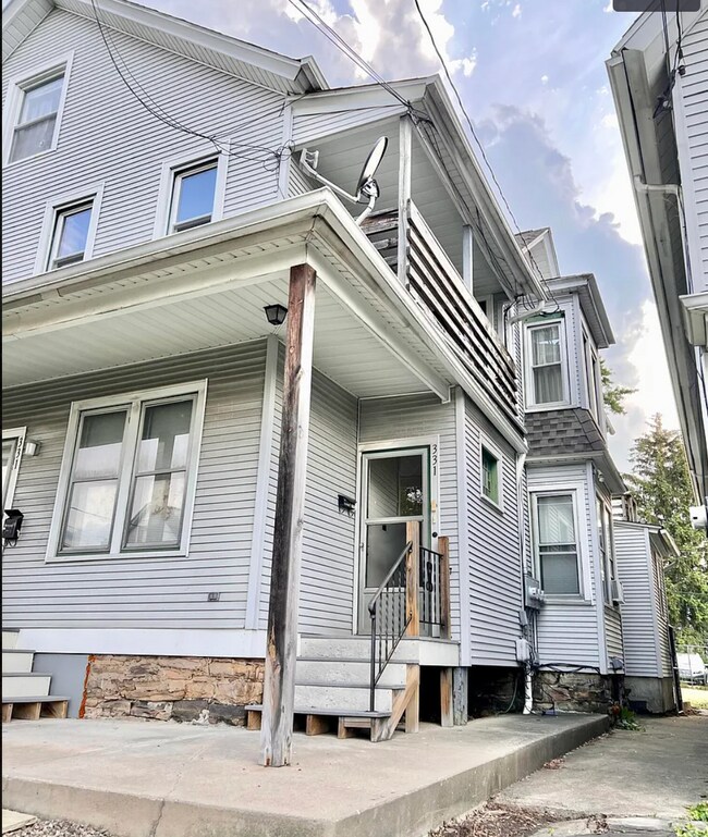 Building Photo - 329 N Lincoln Ave