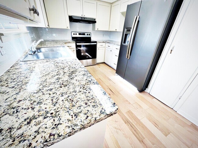 Building Photo - 2823 Amy Ln