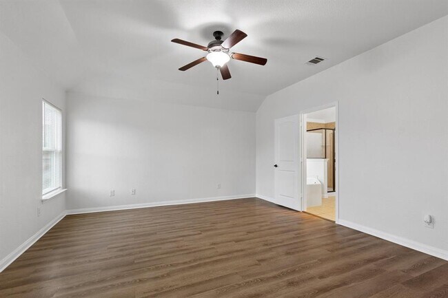 Building Photo - 1204 Twin Estates Dr