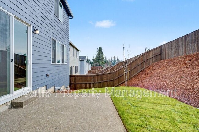 Building Photo - 2618 Mount St Helens Ave SE