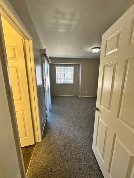 Bedroom with bathroom and balcony - 764 W Phillips St