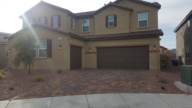 Building Photo - Energy efficient home with a 3 car garage ...