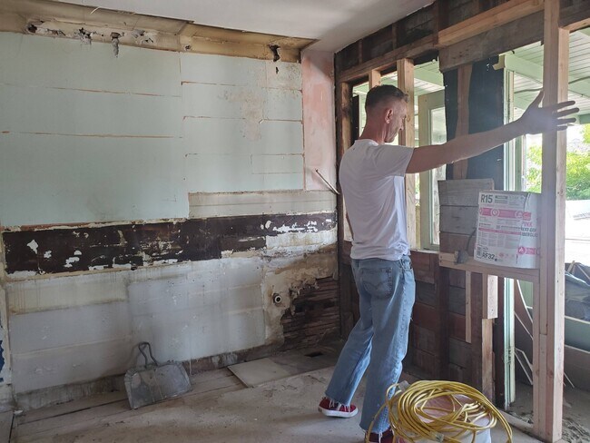 Building Photo - 6834 Northeast Sandy Boulevard, Unit 1