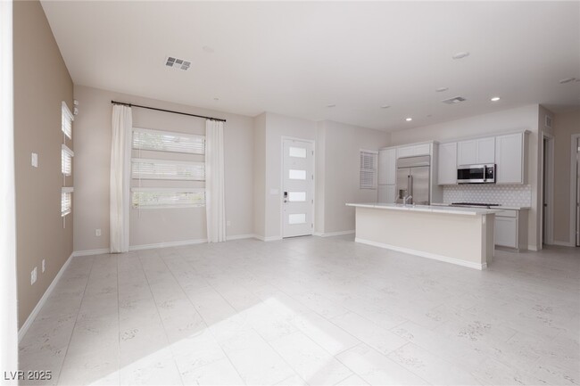 Building Photo - 929 Silverfir Ct