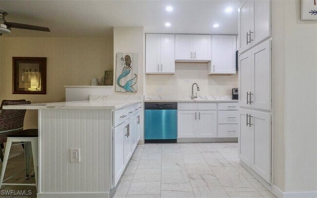 Building Photo - 7400 Estero Blvd