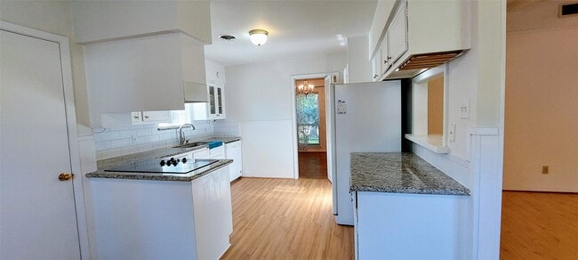 Building Photo - 5455 Kuldell Dr