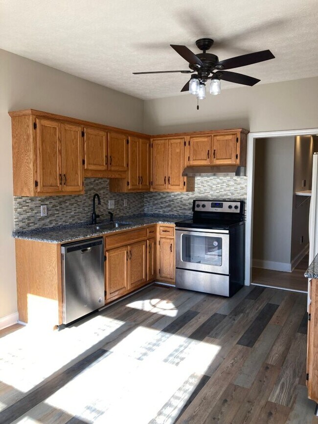 Building Photo - Lebanon Home in Summer Crest