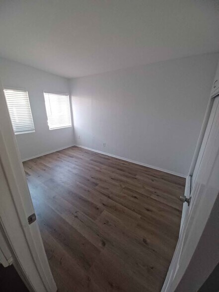 Building Photo - 751 Jewell Dr