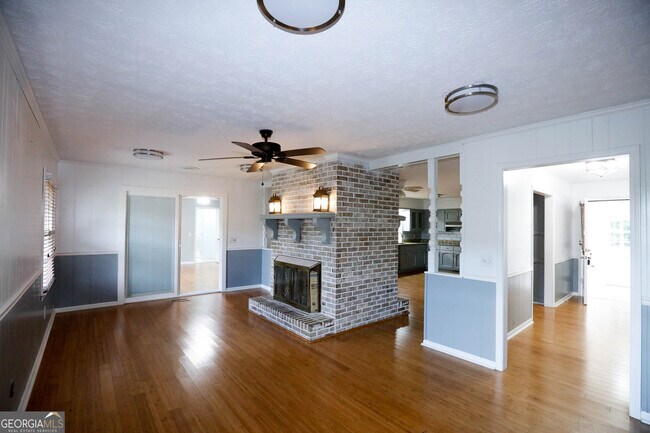 Building Photo - 2765 Collins Hill Rd