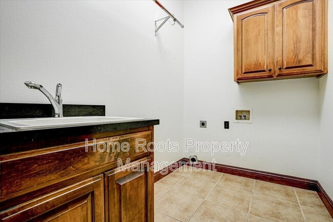 Building Photo - 7135 Sunset Ridge Cir